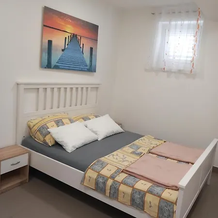 Nizic Apartment