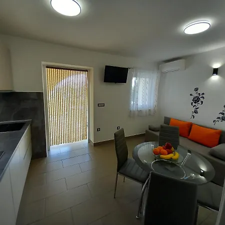 Nizic Apartment
